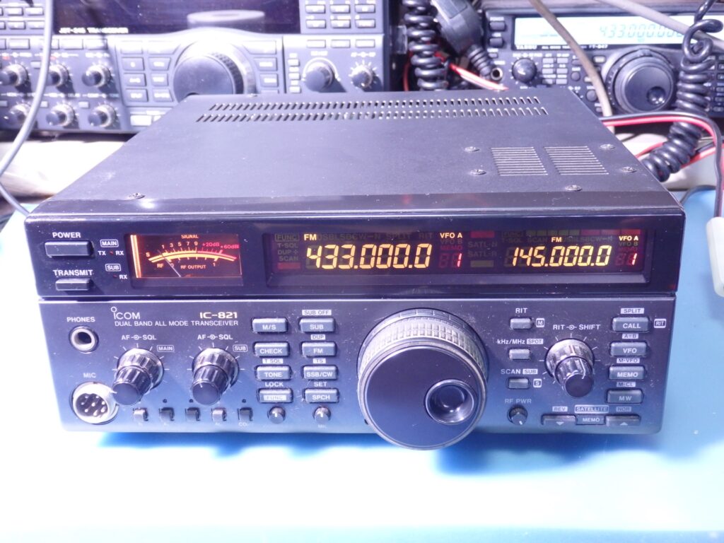 IC-821